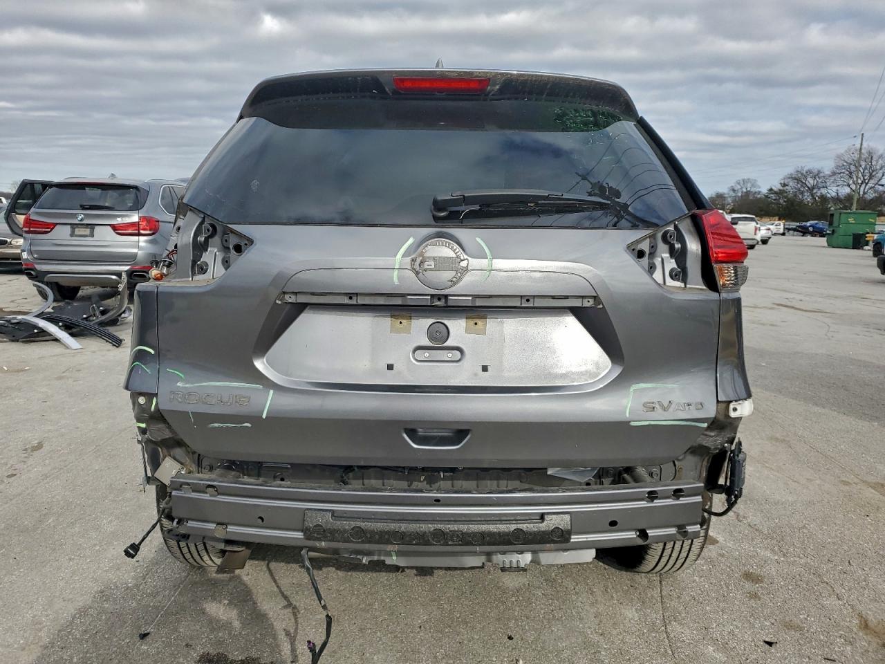 2017 NISSAN ROGUE SV photo 6