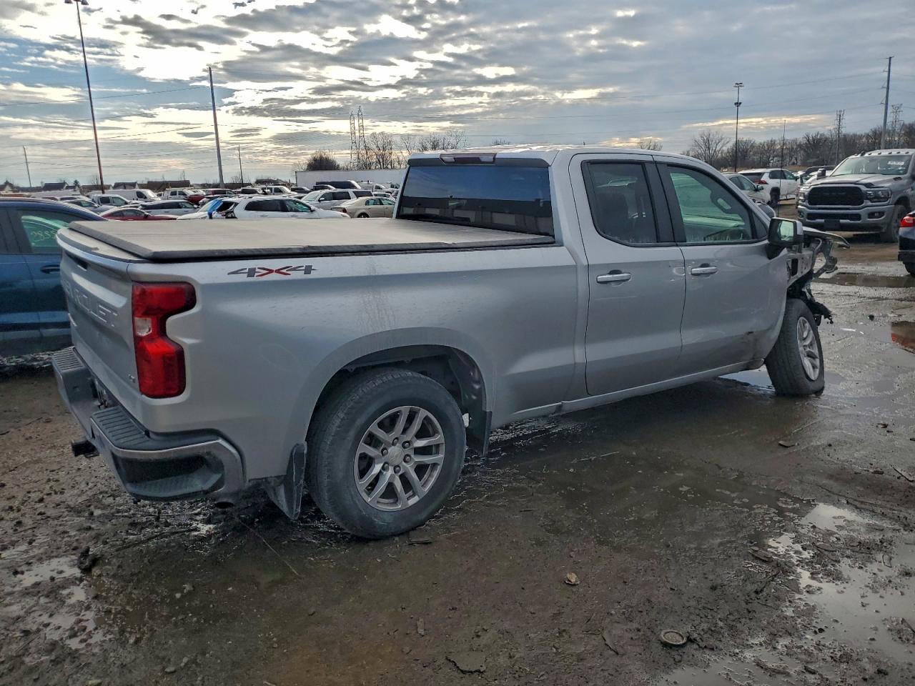 2020 CHEVROLET SILVERADO K1500 LT photo 3