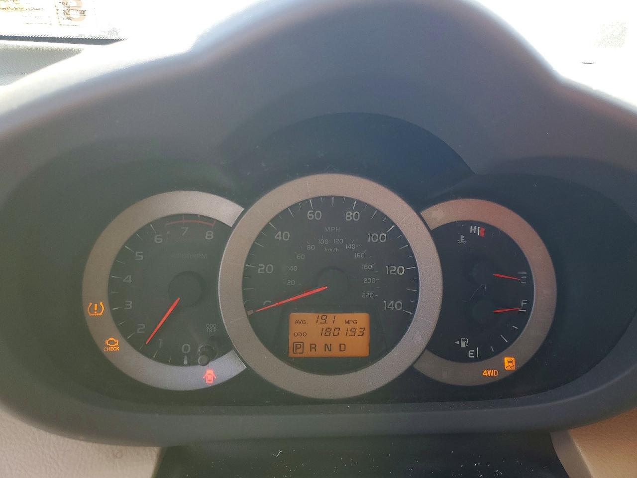 2011 TOYOTA RAV4 photo 25