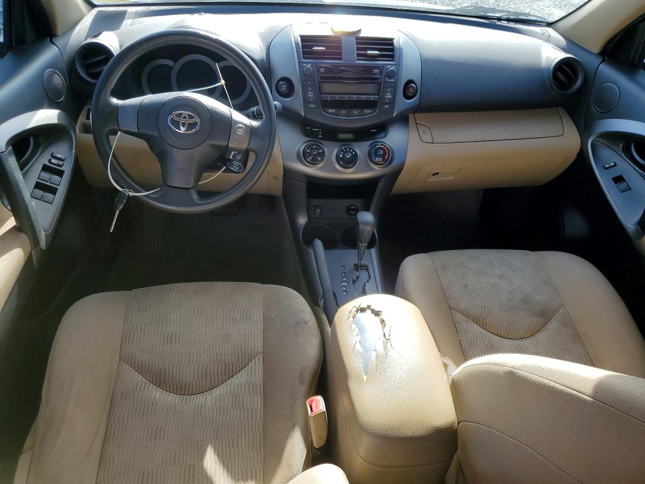 2011 TOYOTA RAV4 photo 22
