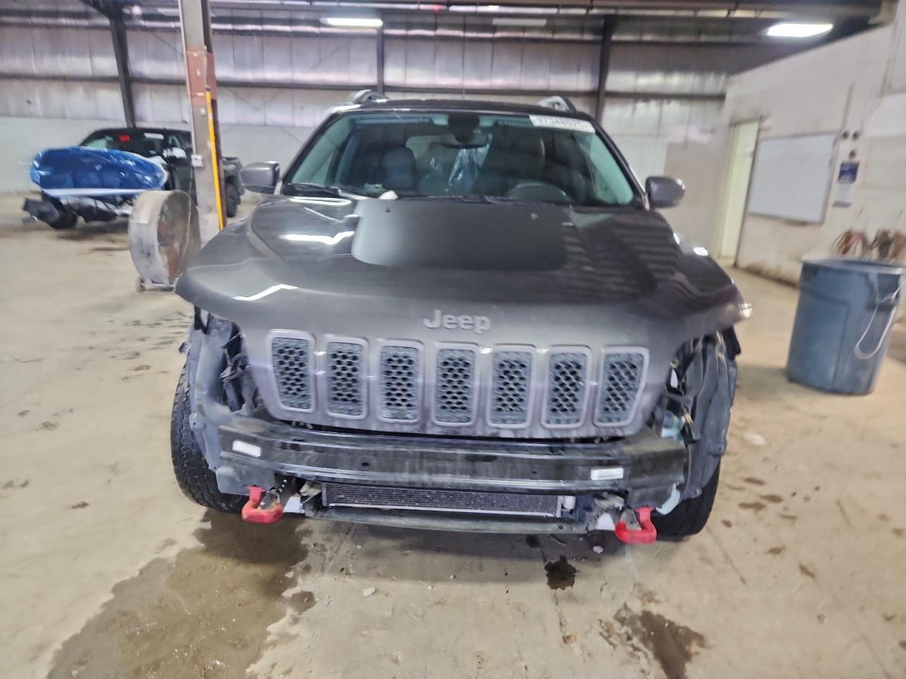 2019 JEEP CHEROKEE TRAILHAWK photo 9