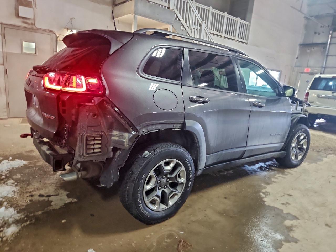 2019 JEEP CHEROKEE TRAILHAWK photo 5