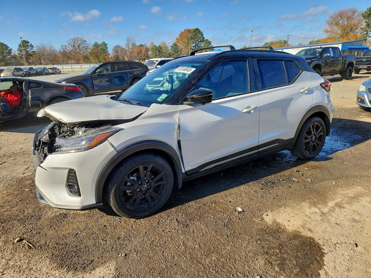 2023 NISSAN KICKS