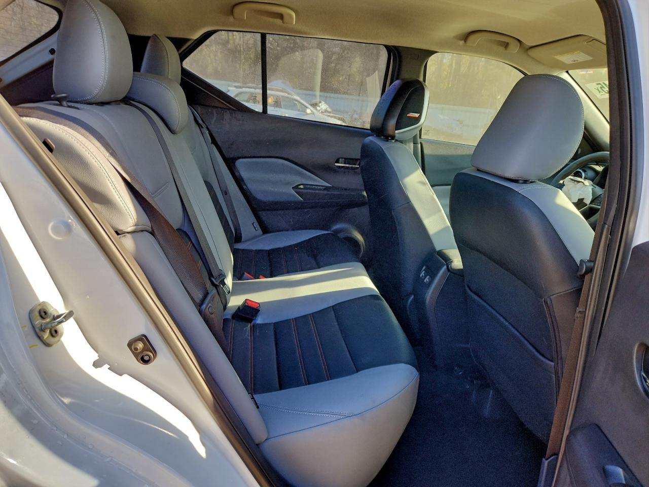 2023 NISSAN KICKS SR photo 11