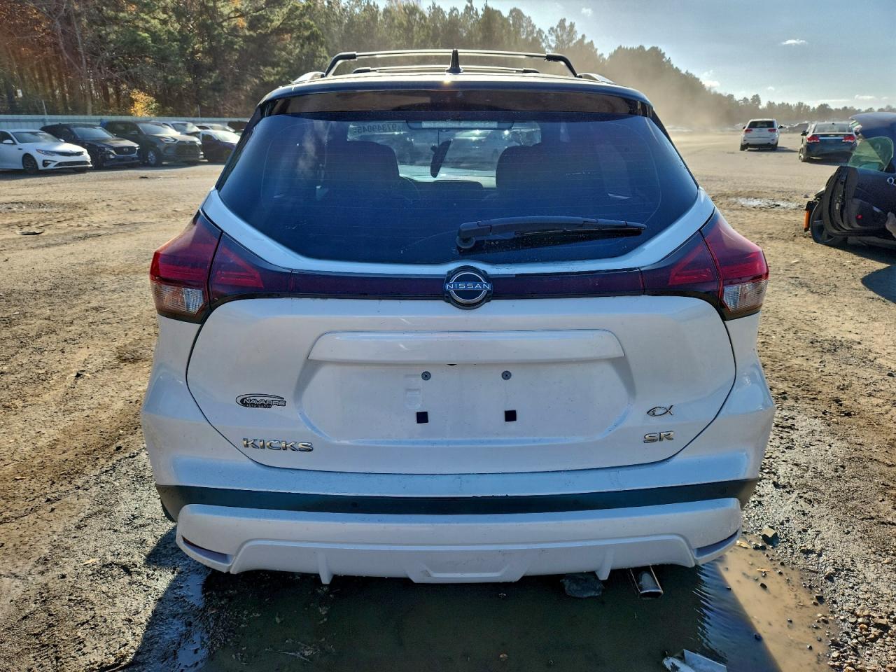 2023 NISSAN KICKS SR photo 6