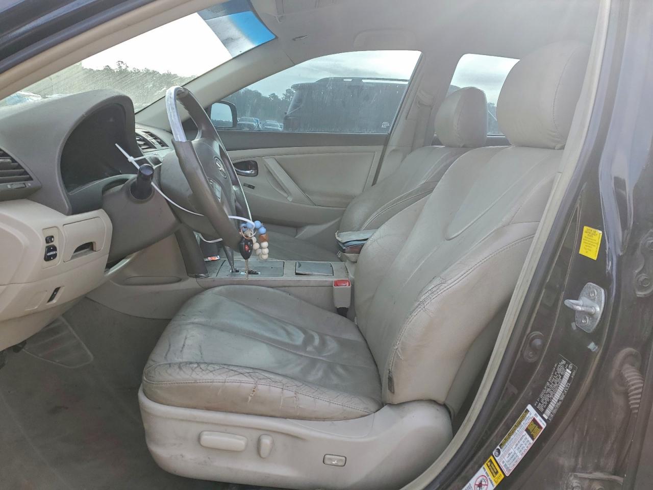 2011 TOYOTA CAMRY BASE photo 7