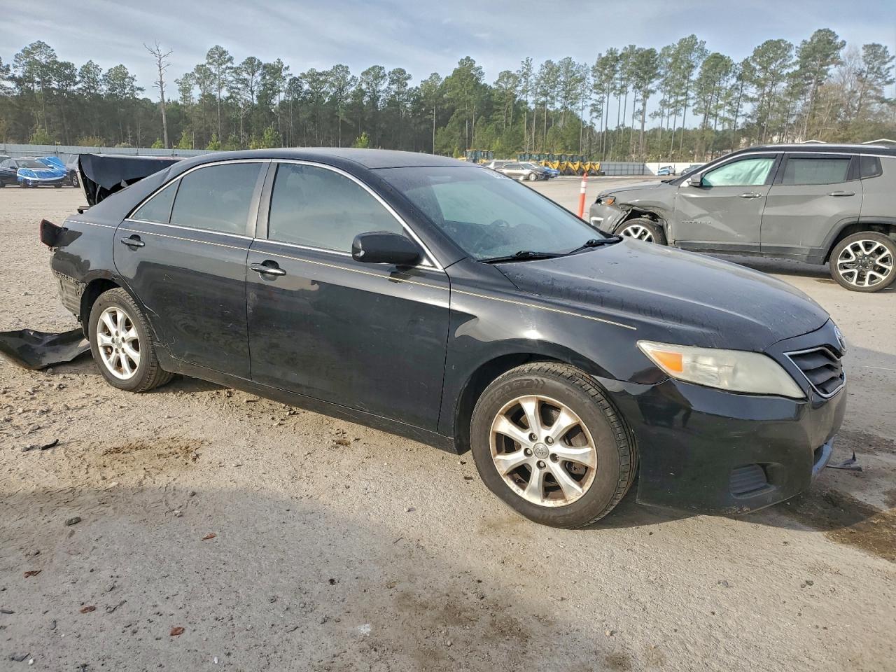 2011 TOYOTA CAMRY BASE photo 4