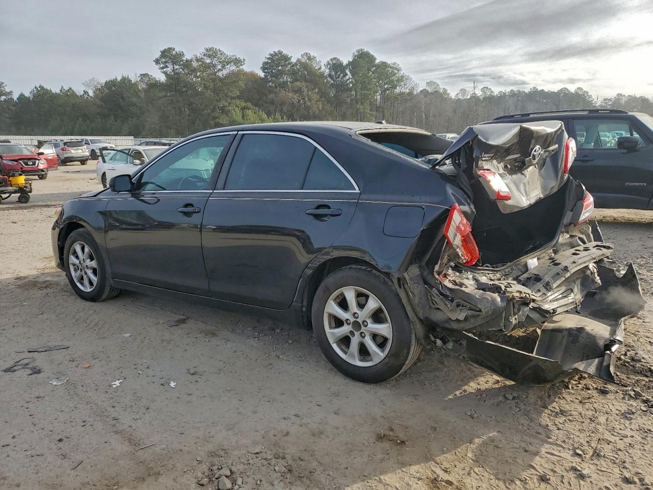 2011 TOYOTA CAMRY BASE photo 2