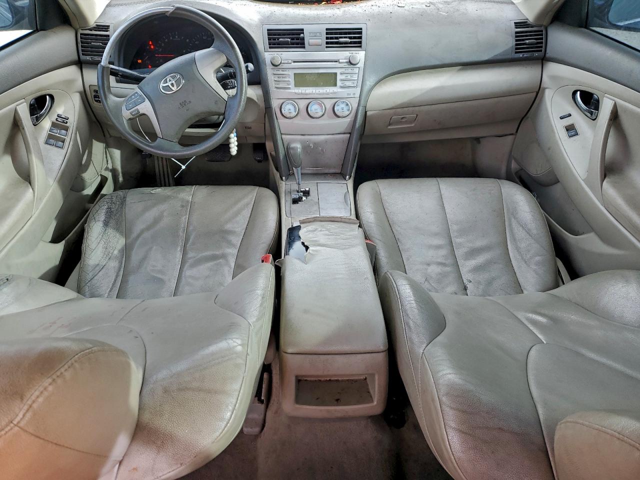 2011 TOYOTA CAMRY BASE photo 8