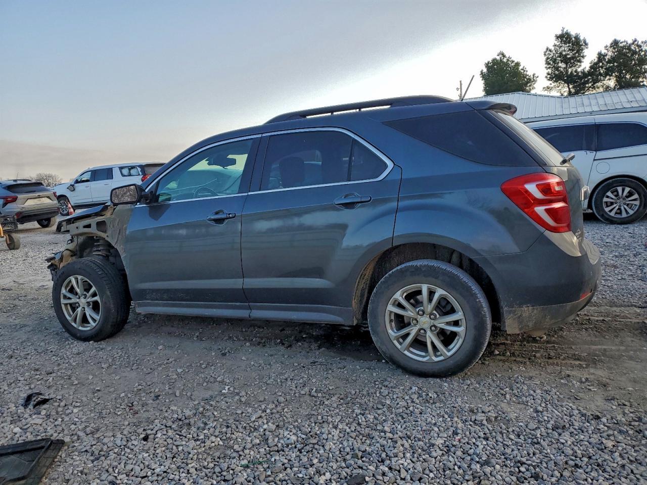 2017 CHEVROLET EQUINOX LT photo 2