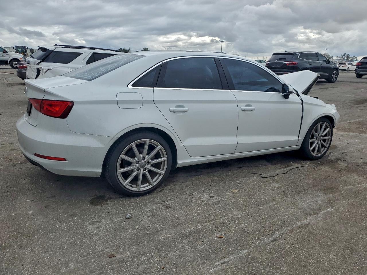 2015 AUDI A3 PREMIUM photo 5