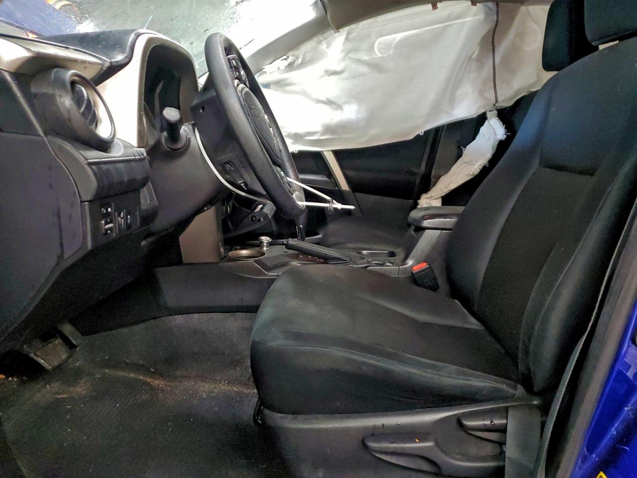 2015 TOYOTA RAV4 LE photo 13