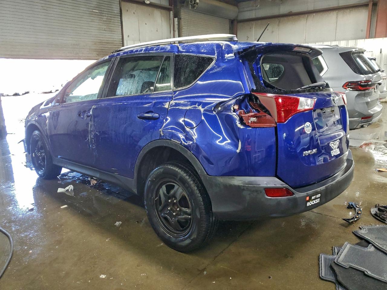 2015 TOYOTA RAV4 LE photo 3