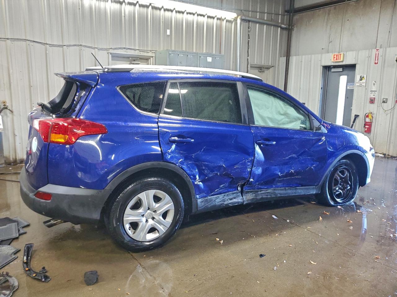 2015 TOYOTA RAV4 LE photo 5