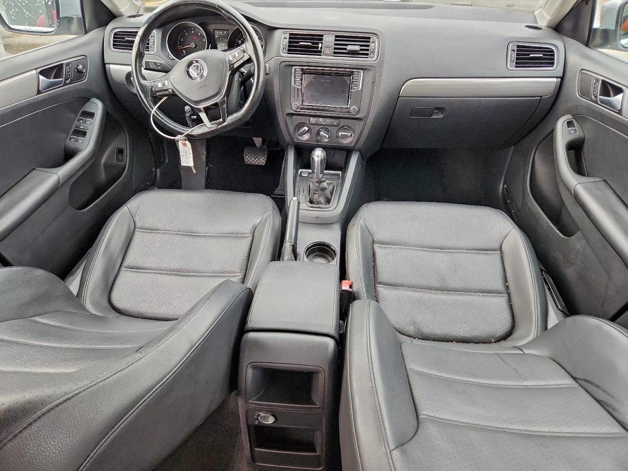 2016 VOLKSWAGEN JETTA SE photo 8