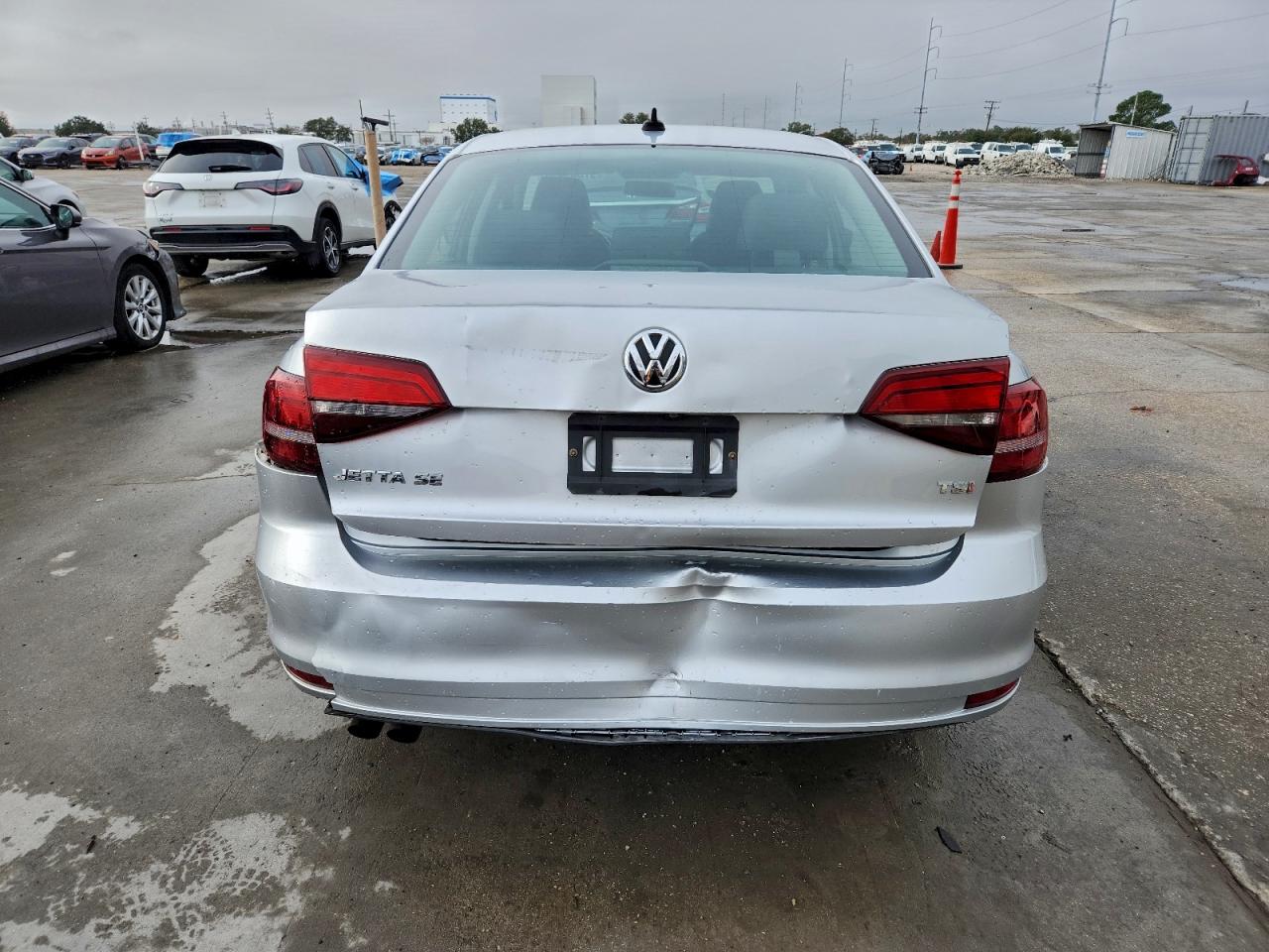 2016 VOLKSWAGEN JETTA SE photo 6