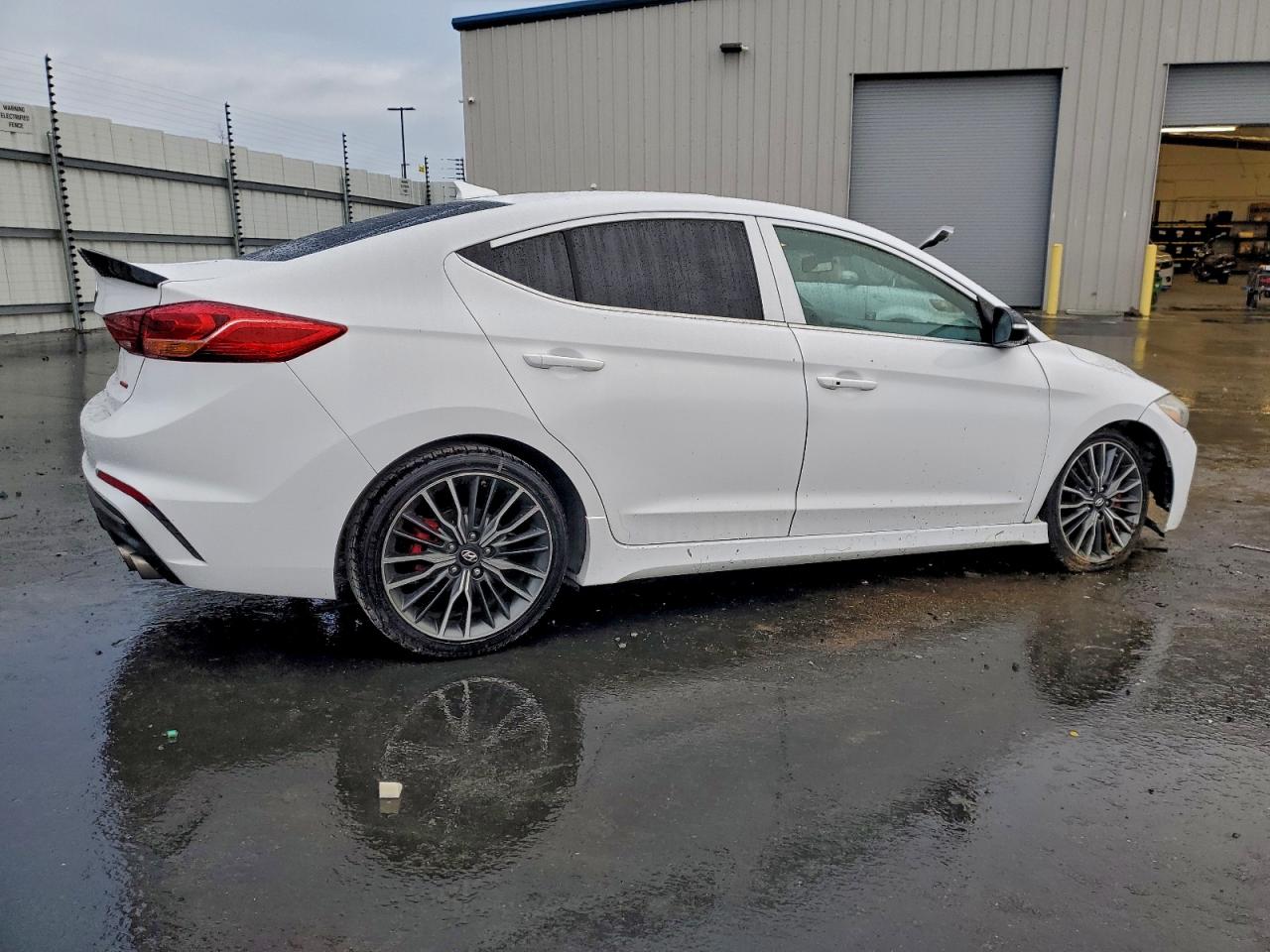 2018 HYUNDAI ELANTRA SPORT photo 3