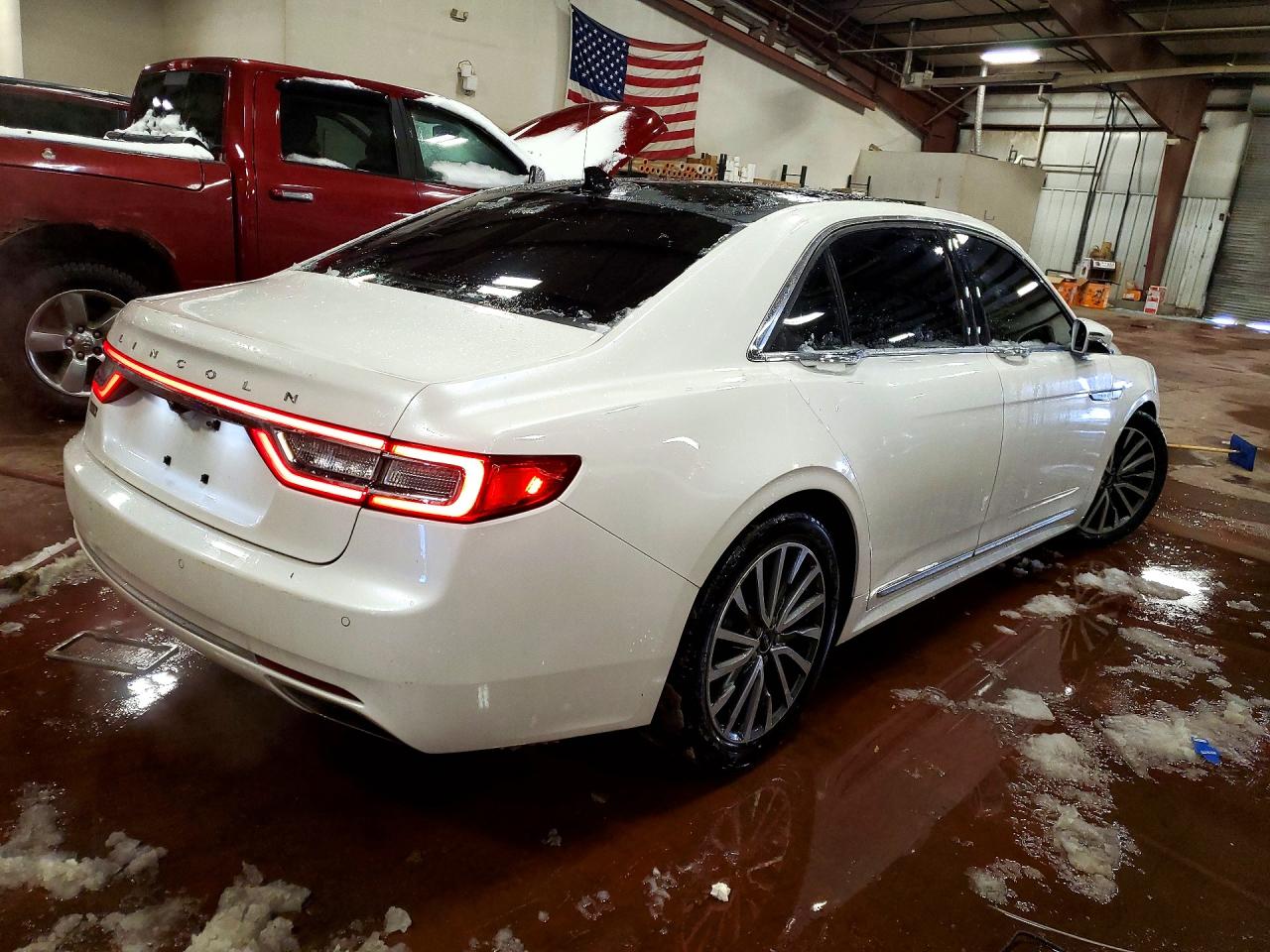 2018 LINCOLN CONTINENTAL SELECT photo 3