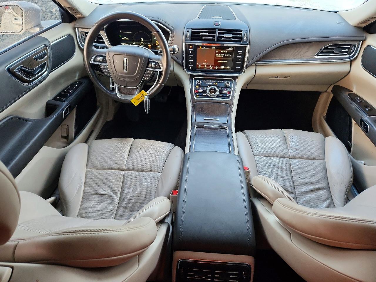 2018 LINCOLN CONTINENTAL SELECT photo 8