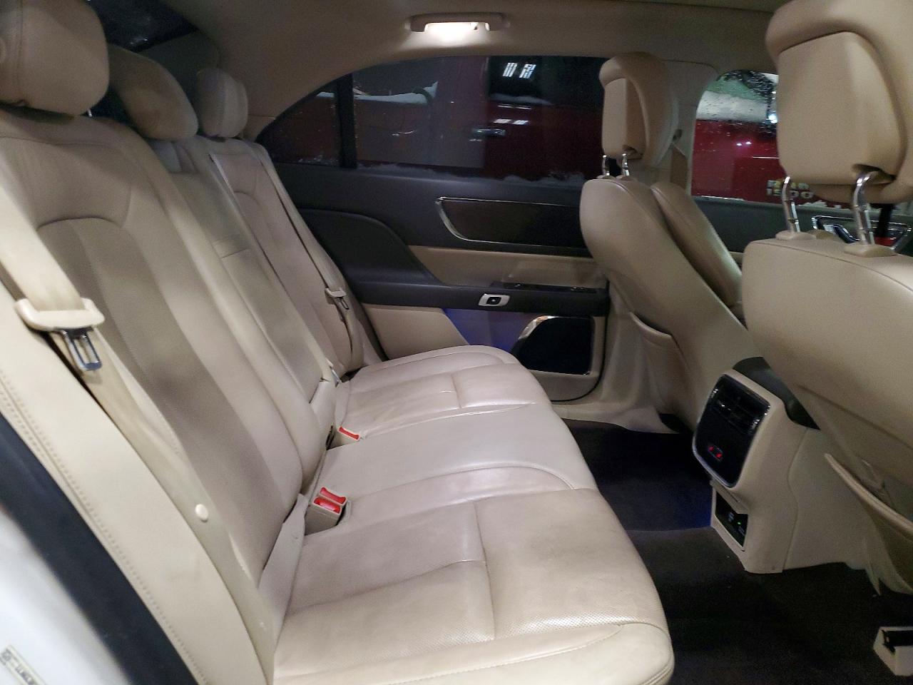 2018 LINCOLN CONTINENTAL SELECT photo 10