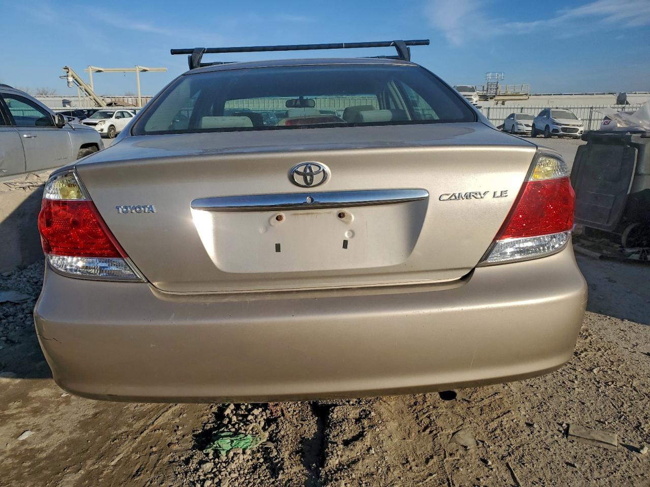 2005 TOYOTA CAMRY LE photo 6