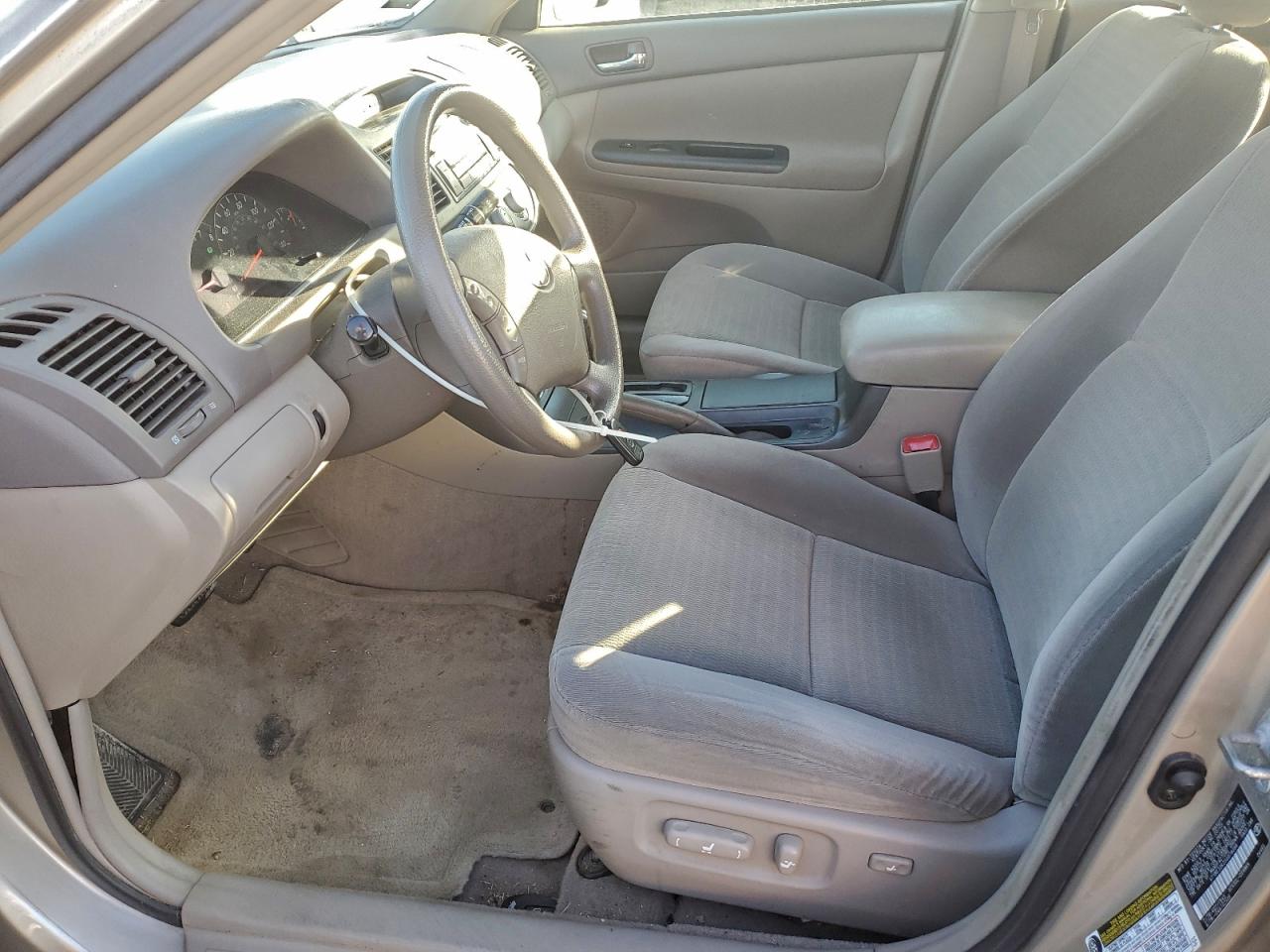 2005 TOYOTA CAMRY LE photo 7
