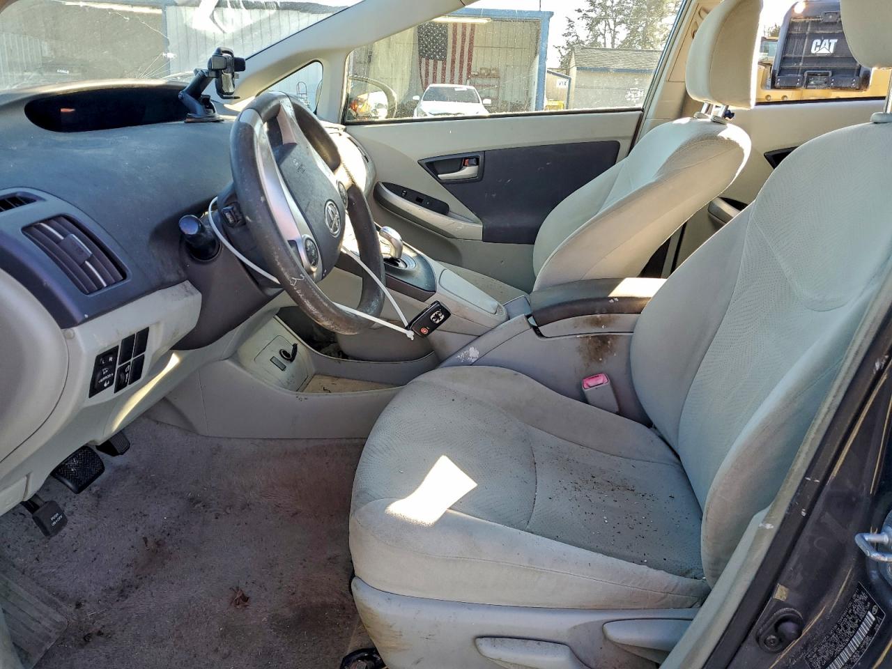 2011 TOYOTA PRIUS photo 7