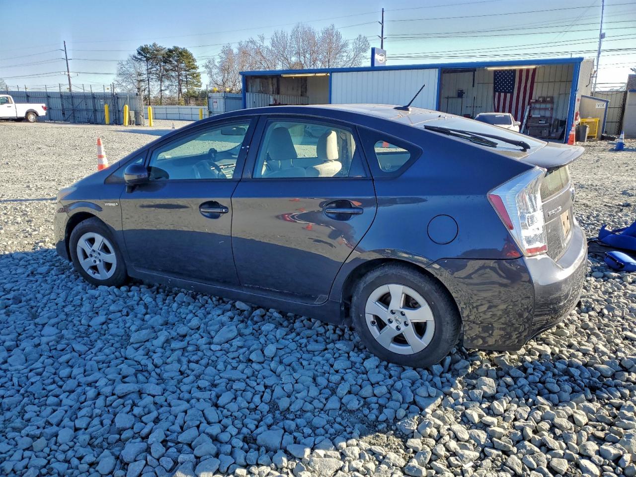 2011 TOYOTA PRIUS photo 2