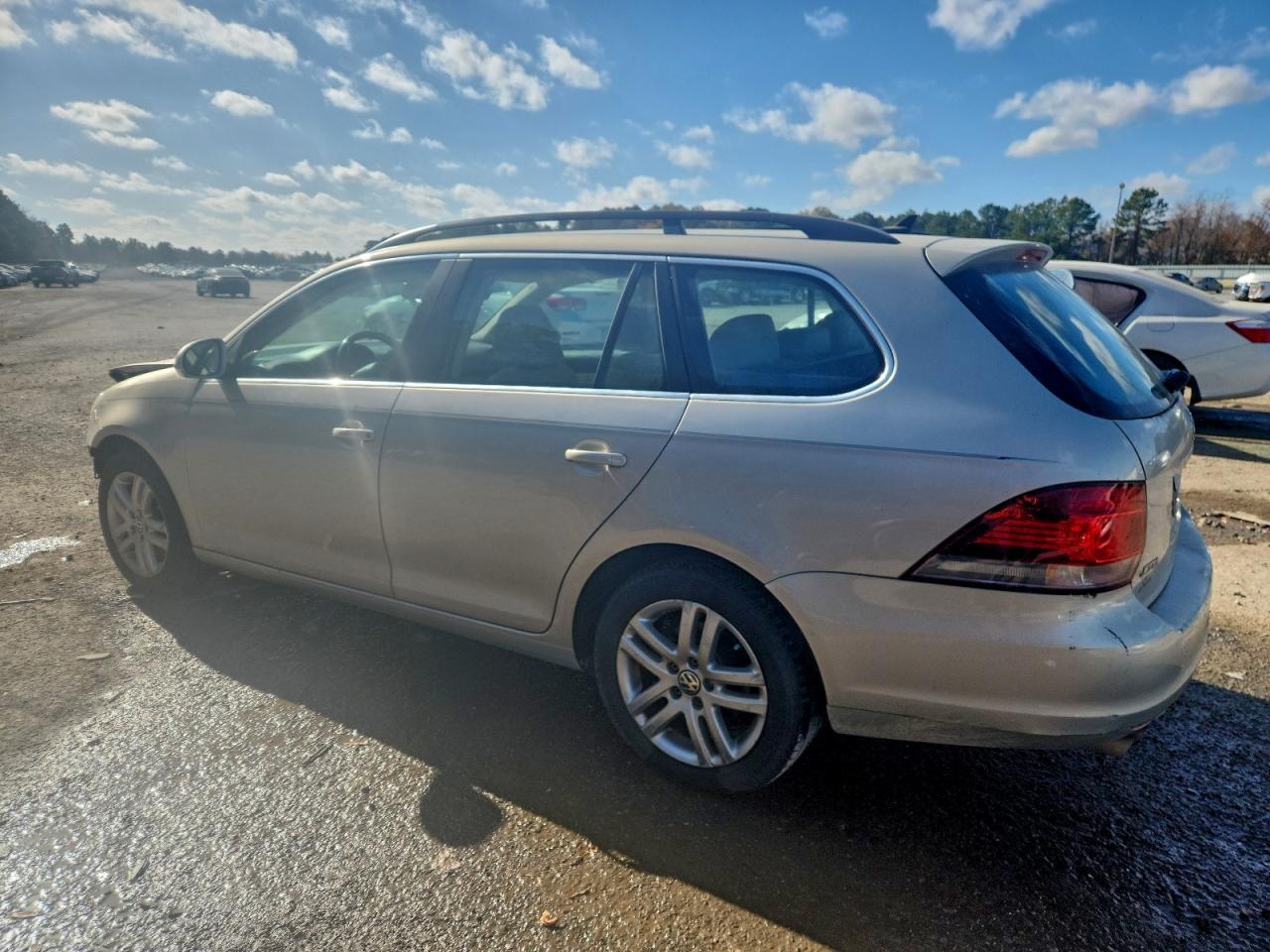 2011 VOLKSWAGEN JETTA TDI photo 2