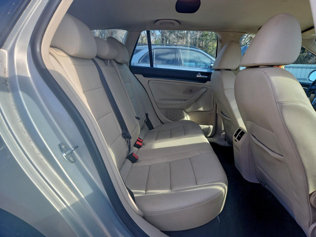 2011 VOLKSWAGEN JETTA TDI photo 11