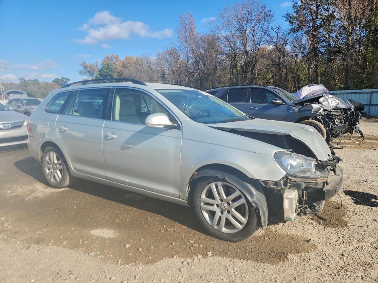 2011 VOLKSWAGEN JETTA TDI photo 4