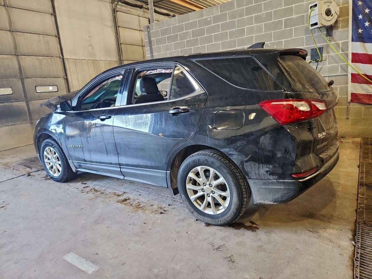 2018 CHEVROLET EQUINOX LT photo 2