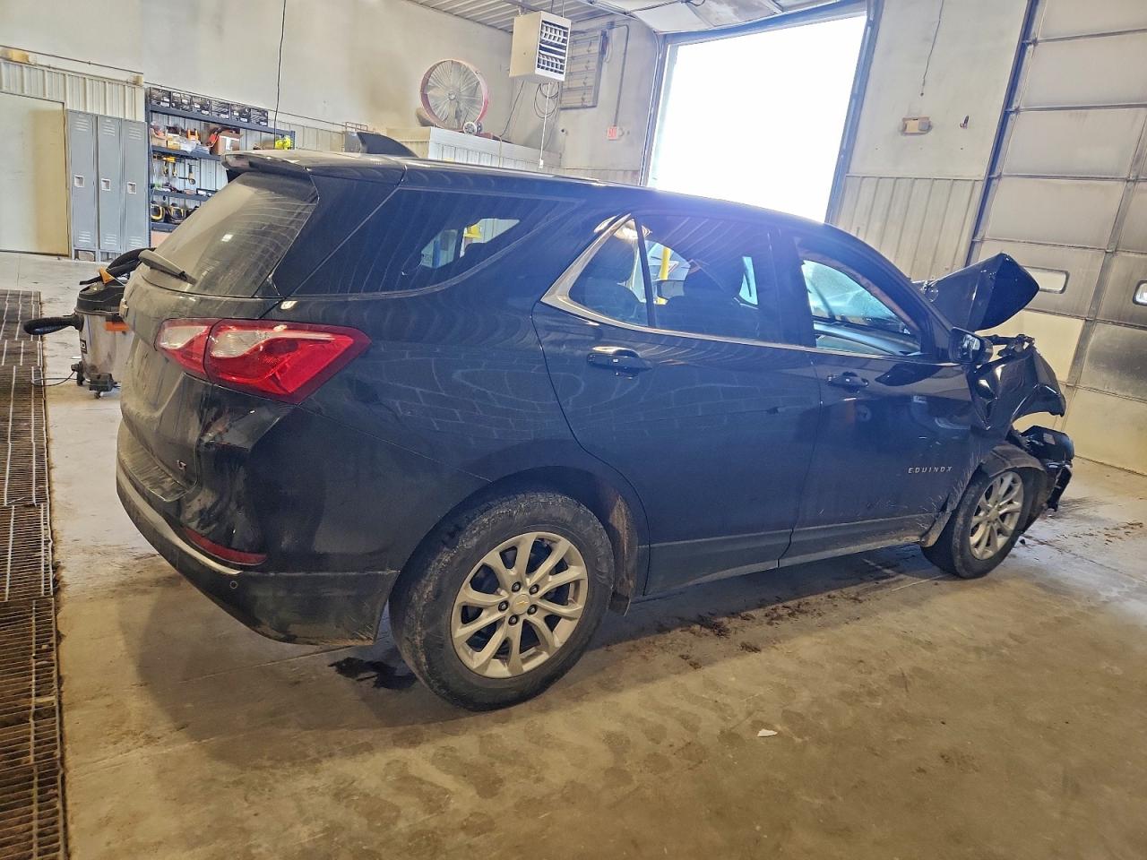 2018 CHEVROLET EQUINOX LT photo 3