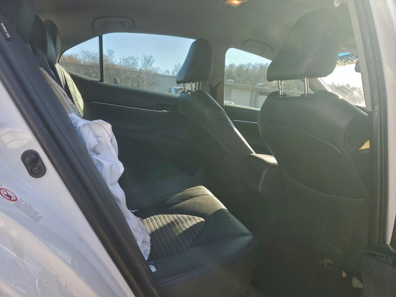 2018 TOYOTA CAMRY L photo 10