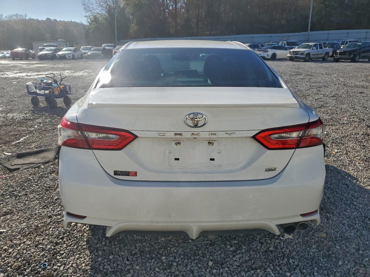 2018 TOYOTA CAMRY L photo 6