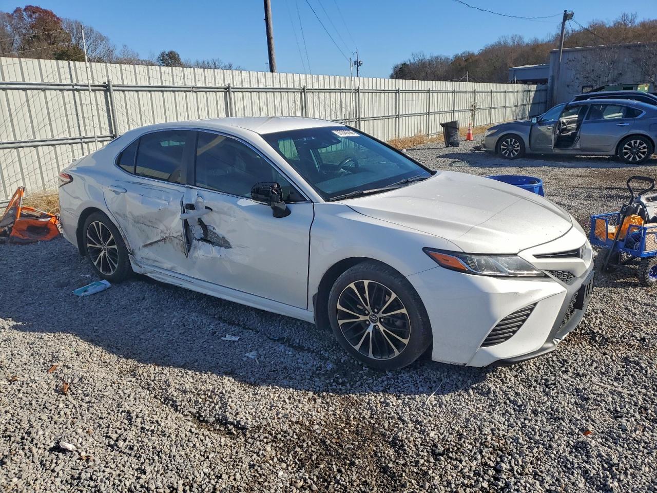 2018 TOYOTA CAMRY L photo 4