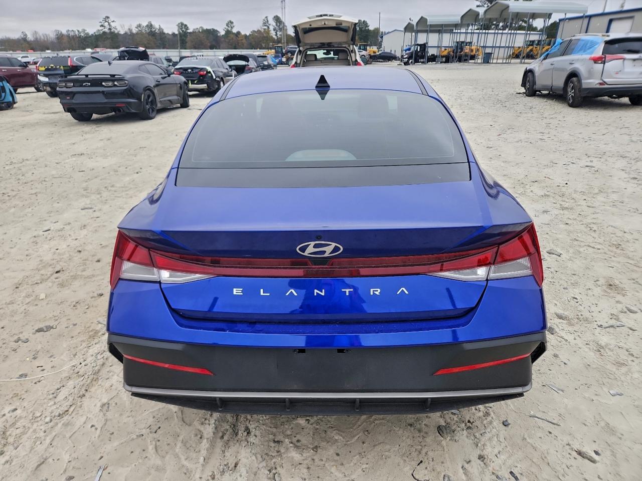 2025 HYUNDAI ELANTRA SE photo 16