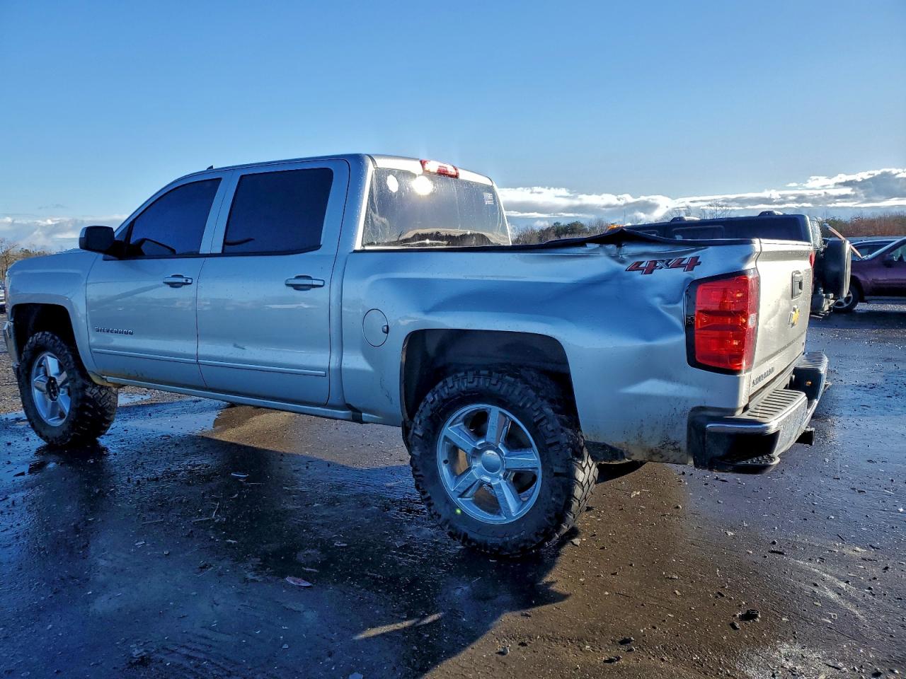 2018 CHEVROLET SILVERADO K1500 LT photo 2