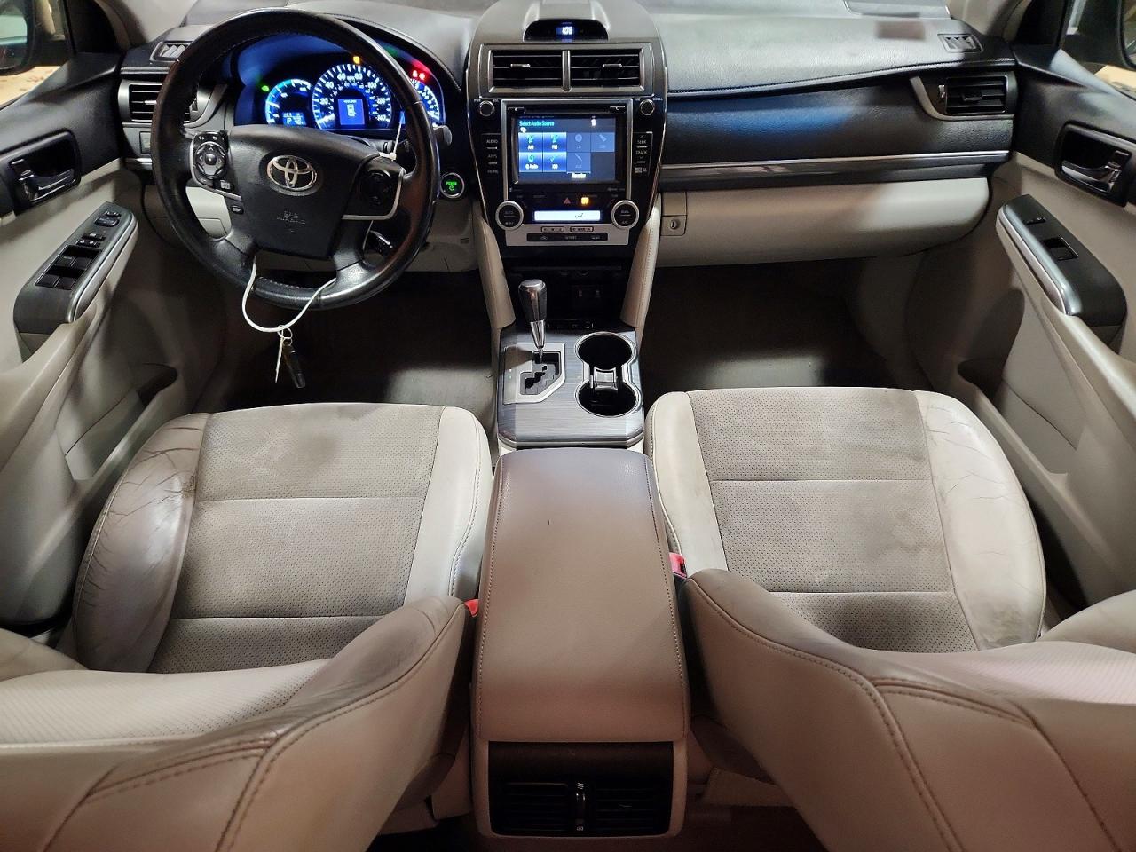 2014 TOYOTA CAMRY HYBRID photo 22