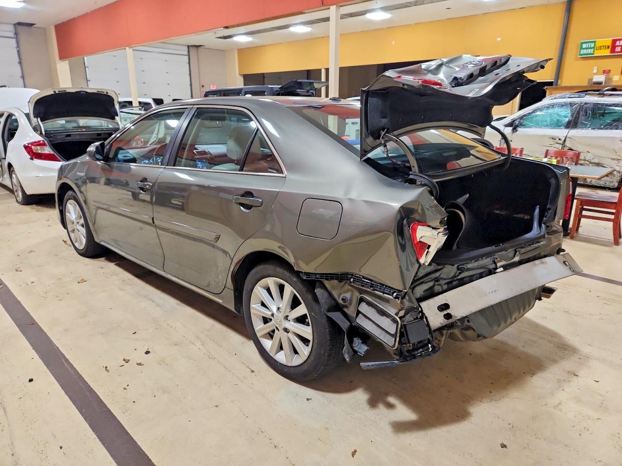 2014 TOYOTA CAMRY HYBRID photo 4