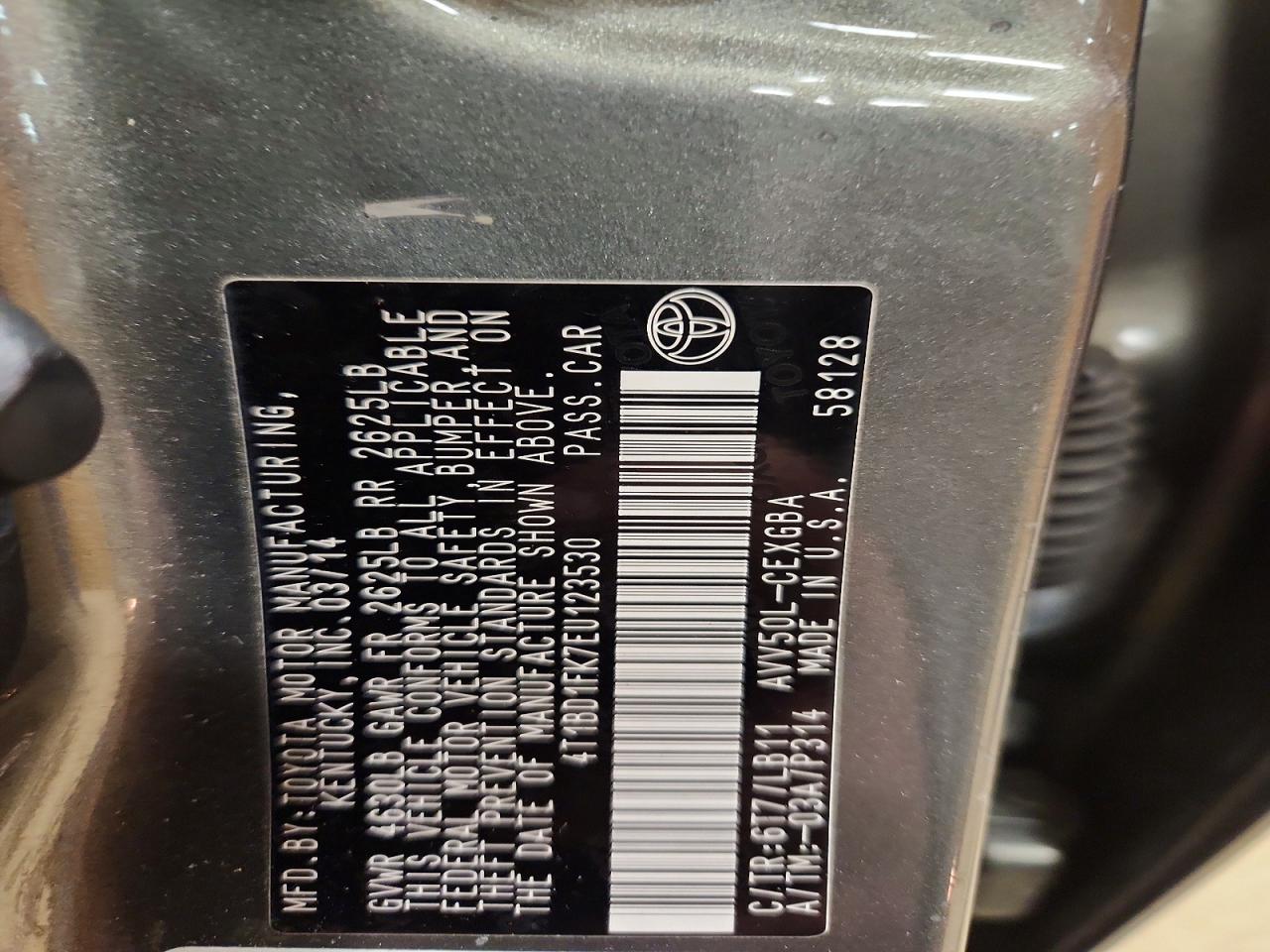 2014 TOYOTA CAMRY HYBRID photo 34