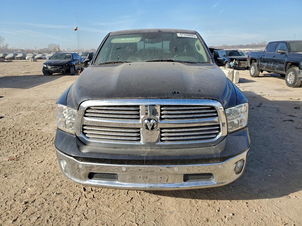 2016 RAM 1500 SLT photo 13