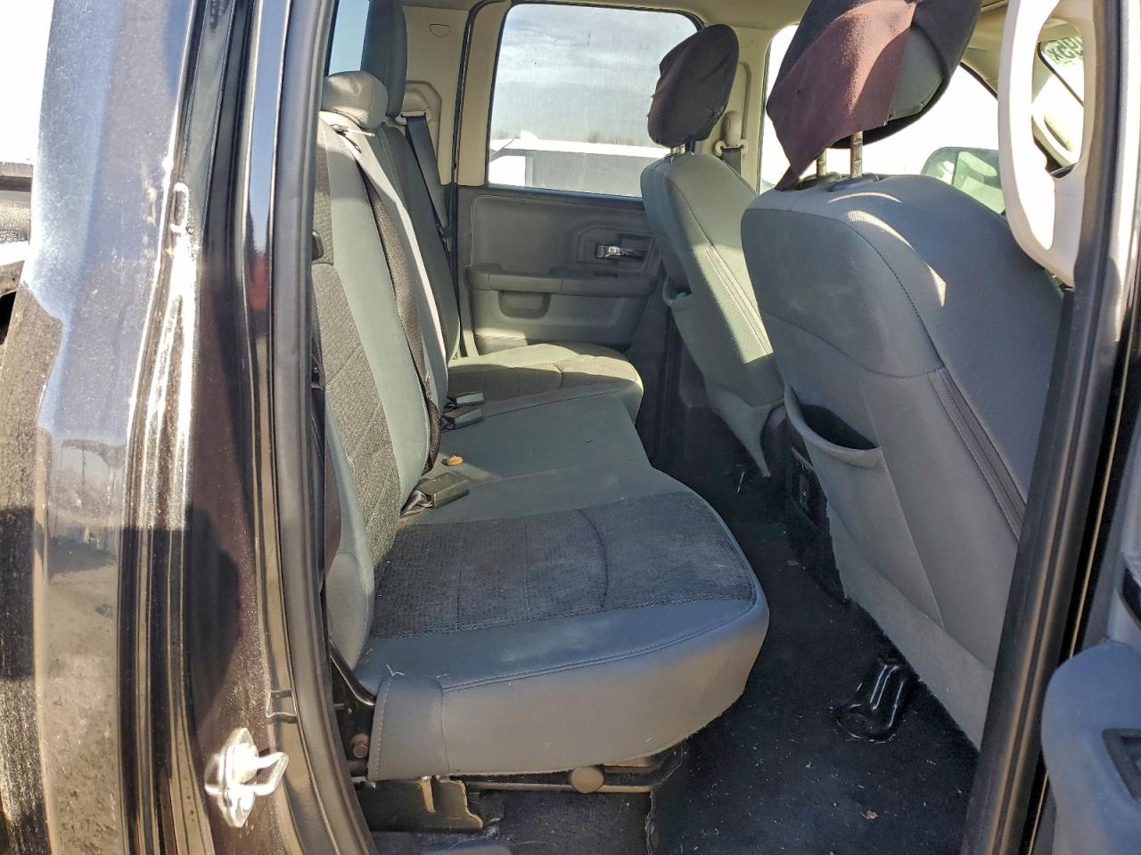 2016 RAM 1500 SLT photo 28