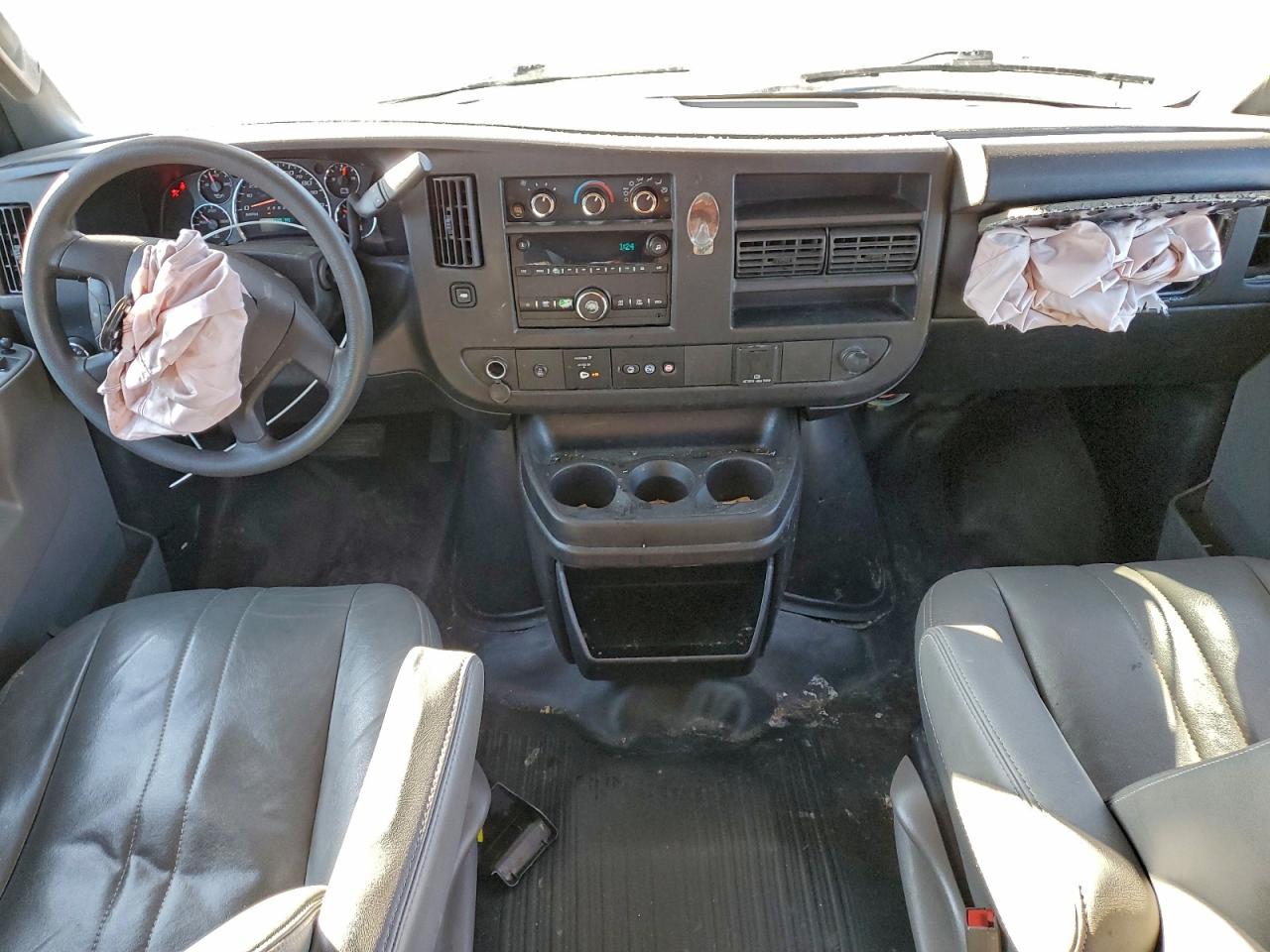 2017 CHEVROLET EXPRESS G3500 LS photo 22