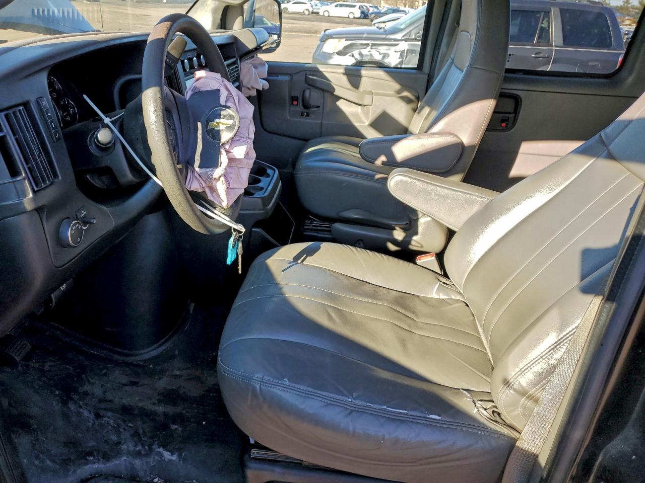 2017 CHEVROLET EXPRESS G3500 LS photo 19