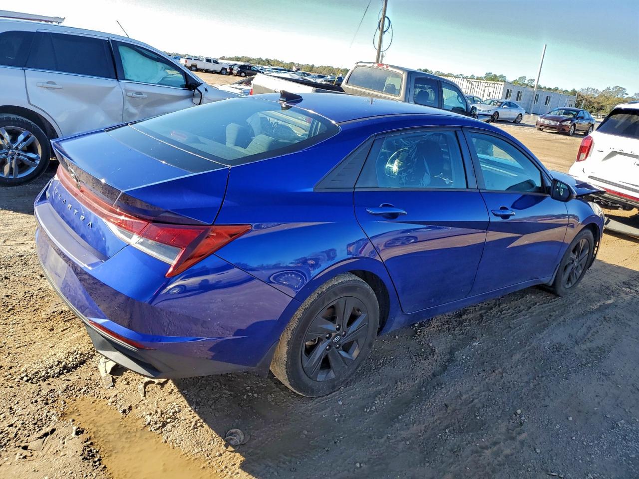 2022 HYUNDAI ELANTRA SEL photo 3