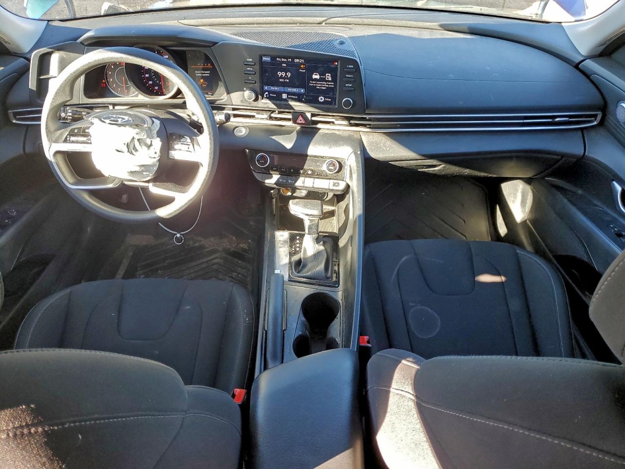 2022 HYUNDAI ELANTRA SEL photo 8