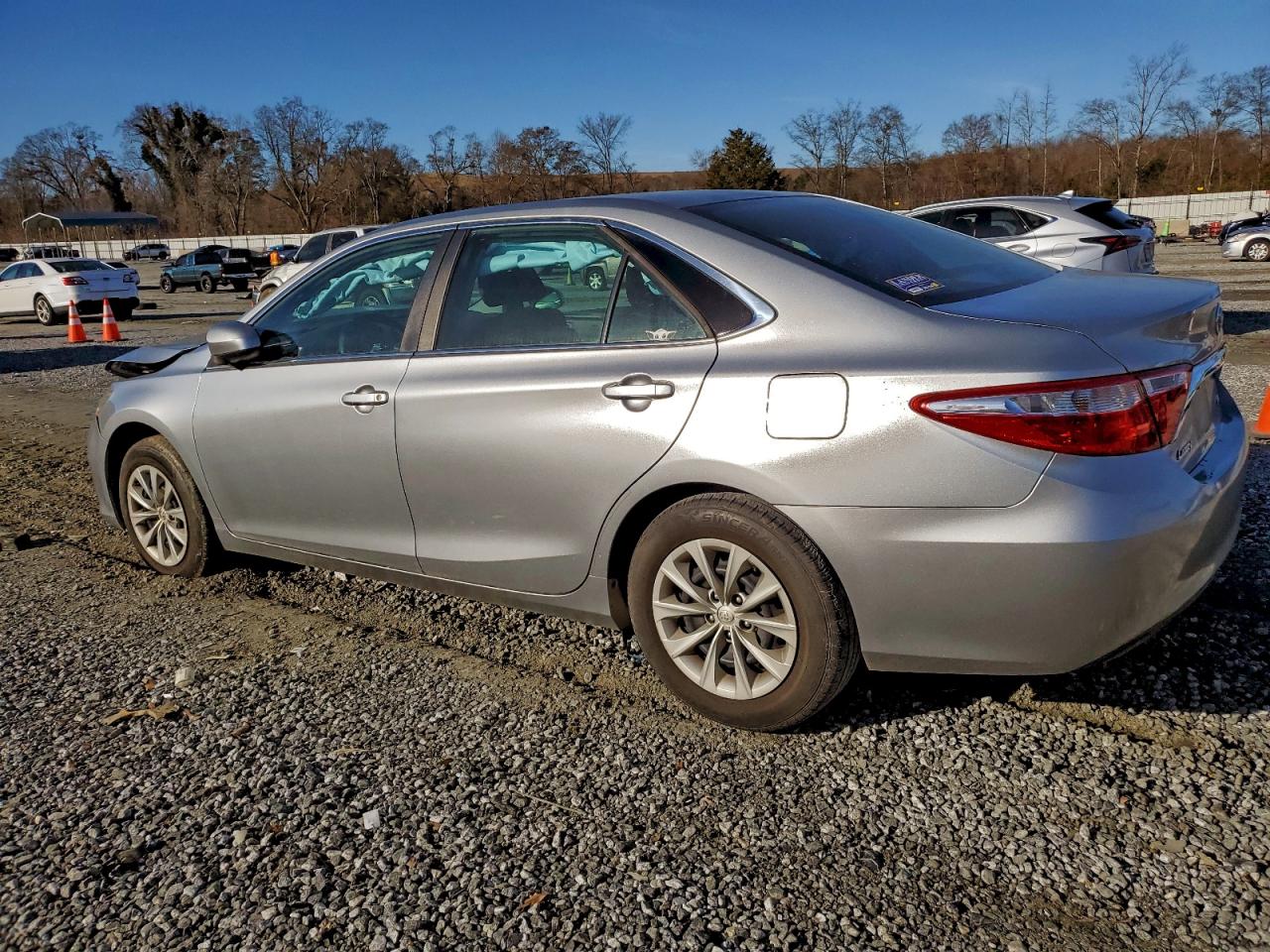 2017 TOYOTA CAMRY LE photo 2