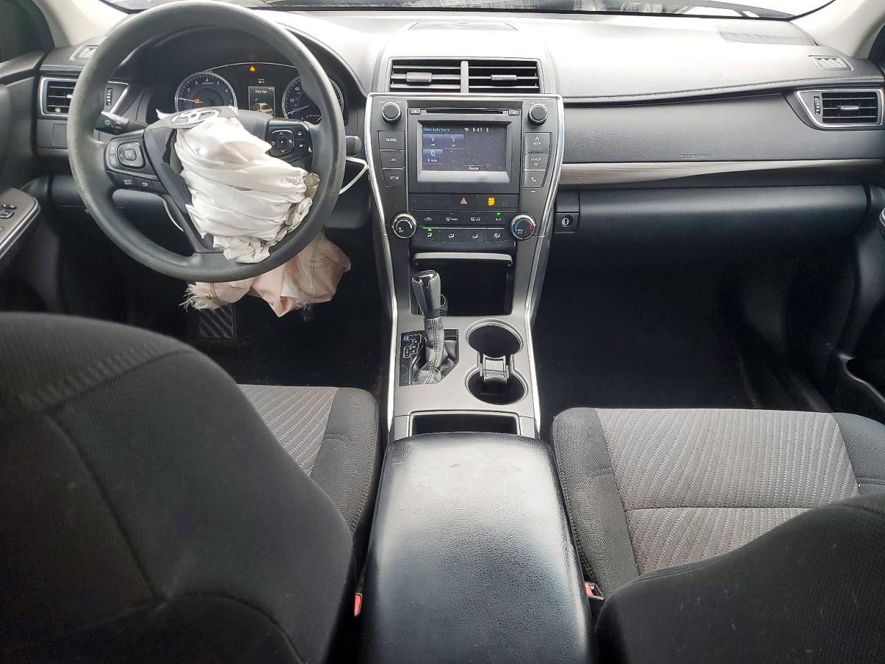 2017 TOYOTA CAMRY LE photo 8