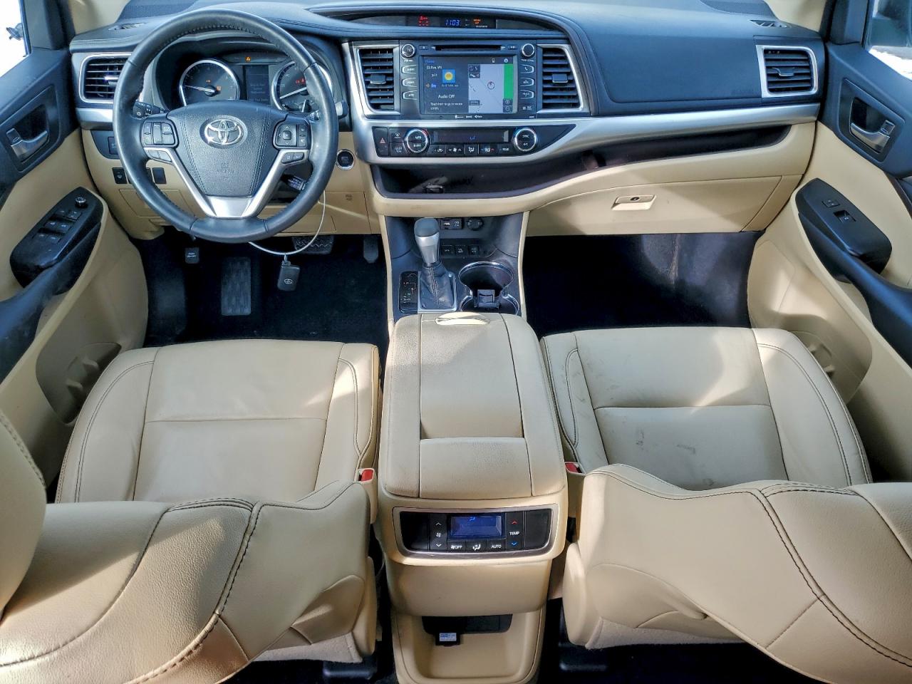 2019 TOYOTA HIGHLANDER SE photo 8